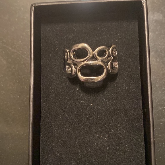 WOMEN’S RING SIZE 8 - Picture 3 of 4